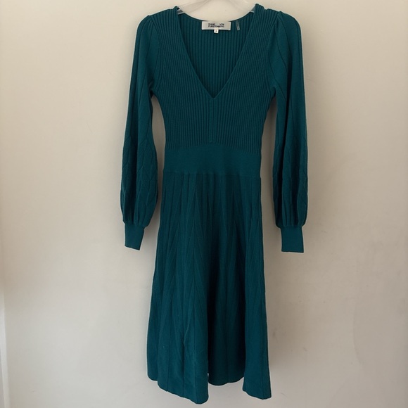 Diane Von Furstenberg Dresses & Skirts - Diane Von Furstenberg Teal Long Sleeve Dress
